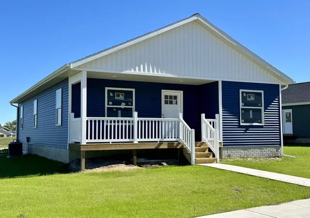 Photo 1 of Single family home for sale at 889 Sepia St, Traverse City, MI 49696 | MLS# 78080069755 | Listing updated on 2026-06-19