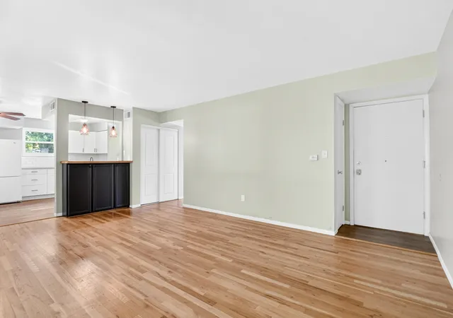 Listing Photo 4 - Condo for sale in building located at 726 Garland Cir, Kalamazoo, MI 49008 - Unit #D