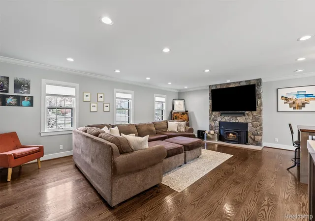 Photo 3 of Single family home for sale at 3937 Englewood Ct, West Bloomfield, MI 48323 | MLS# 20261045107 | Listing updated on 2026-06-17