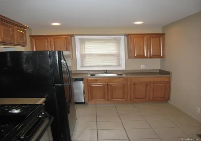 2nd image of 18556 Kenosha St, Harper Woods, MI 48225 | MLS# 20261045111