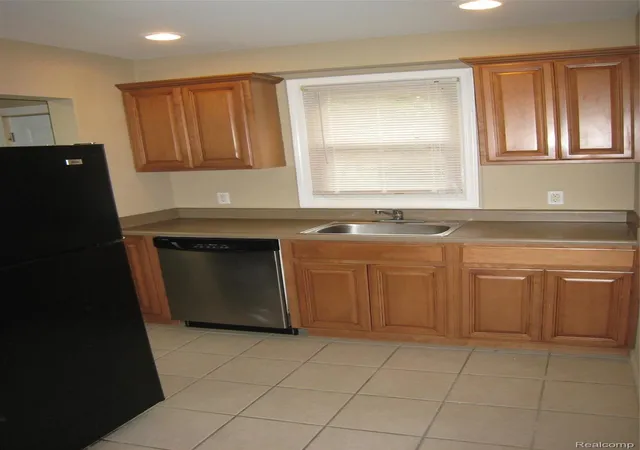 3rd image of 18556 Kenosha St, Harper Woods, MI 48225 | MLS# 20261045111