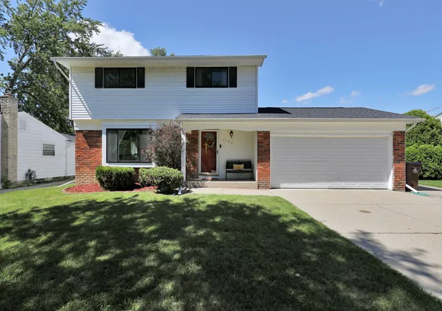 Homes for sale in Eaton Rapids Township Eaton, MI | 4142 Rivershell Ln, Eaton Rapids Township Eaton, MI 48911 | MLS# 65026029621