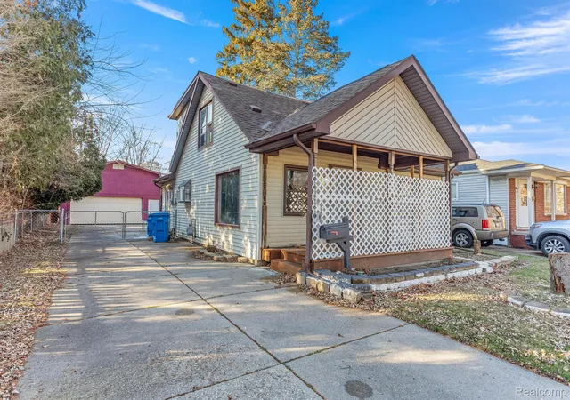 Photo 1 of Single family home for sale at 4500 Katherine St, Dearborn Heights, MI 48125 | MLS# 20261045161 | Listing updated on 2026-09-11