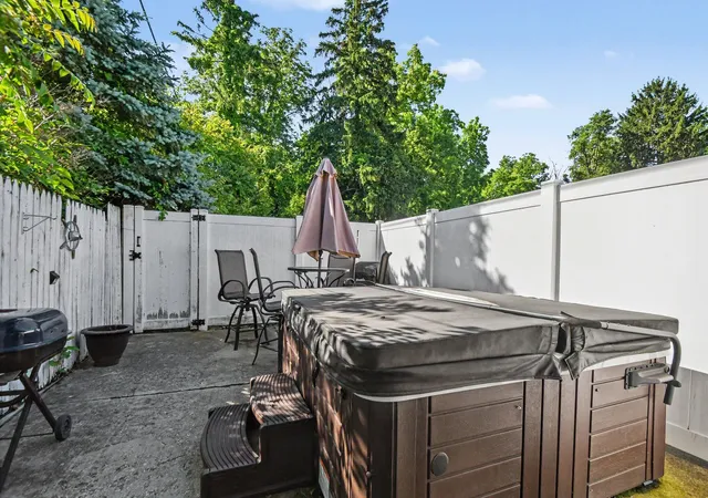 Homes for sale in New Buffalo City Berrien, MI | 317 E Buffalo St, New Buffalo City Berrien, MI 49117 | MLS# 69026029652
