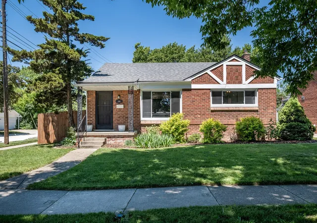 Photo 3 of Single family home for sale at 332 Normandy Rd, Royal Oak, MI 48073 | MLS# 81026029656 | Listing updated on 2026-08-26