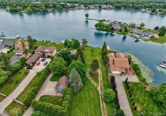 Photo 4 of Land for sale at 14189 Swanee Beach Dr, Fenton, MI 48430 | MLS# 20261045217 | Listing updated on 2026-06-18