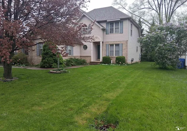 Homes for sale in Frenchtown Township Monroe, MI | 3123 E 10Th St, Frenchtown Township Monroe, MI 48162 | MLS# 57050211575