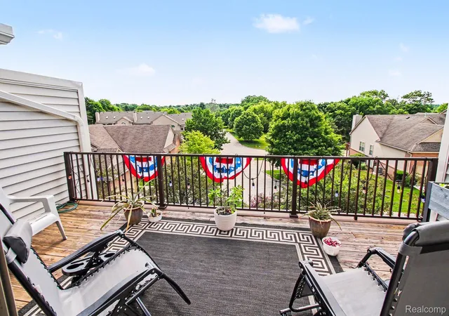 3rd image of 678 Summit Ridge Dr, Milford, MI 48381 | MLS# 20261045224