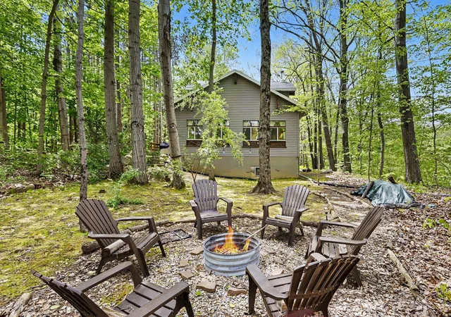 Photo 3 of Single family home for sale at 10953 Red Bud Trl, Berrien Springs, MI 49103 | MLS# 69026029671 | Listing updated on 2026-10-07