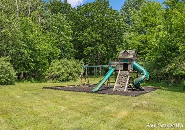 Photo 4 of Single family home for sale at 5578 Blackberry Blf Ct SE, Grand Rapids, MI 49512 | MLS# 65026029677 | Listing updated on 2026-09-15