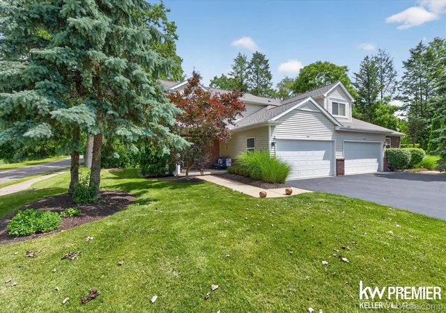 Homes for sale in Howell City Livingston, MI | 551 Indian Oaks Dr, Howell City Livingston, MI 48843 | MLS# 20261045251