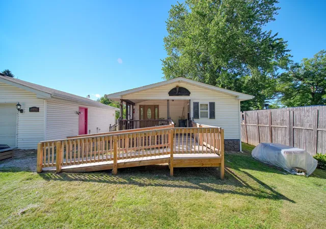 Photo 4 of Single family home for sale at 4498 Yuma Dr, Jackson, MI 49201 | MLS# 55026029680 | Listing updated on 2026-09-09