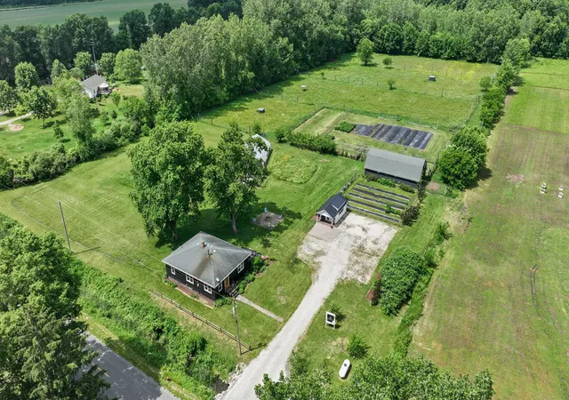 1st image of 9962 Holden Rd, Baroda, MI 49101 | MLS# 69026029681