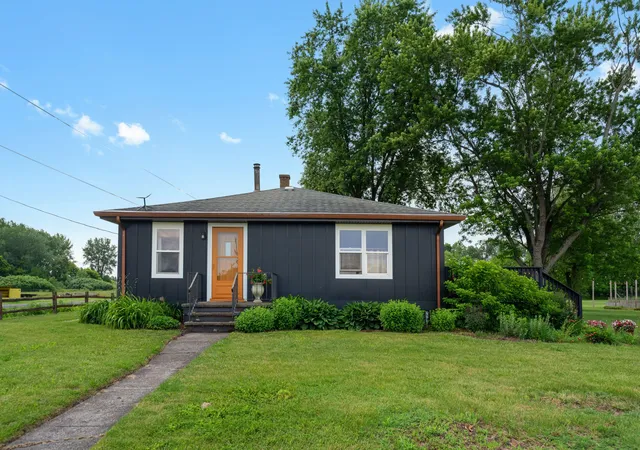 2nd image of 9962 Holden Rd, Baroda, MI 49101 | MLS# 69026029681