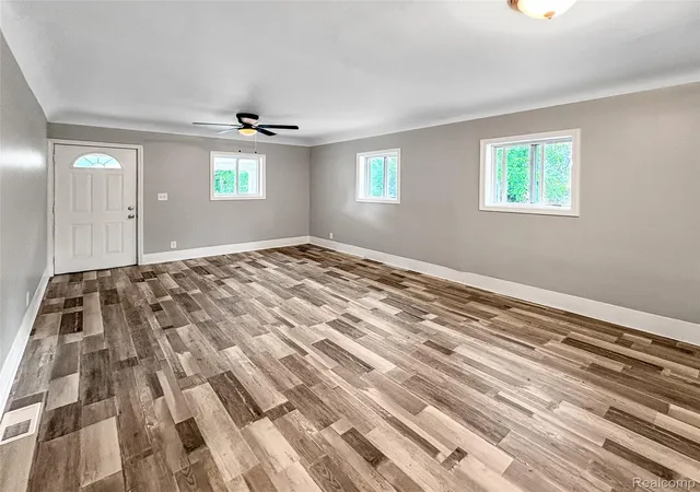 Photo 3 of Single family home for sale at 1114 Christopher St, Flint, MI 48503 | MLS# 20261045263 | Listing updated on 2026-08-23