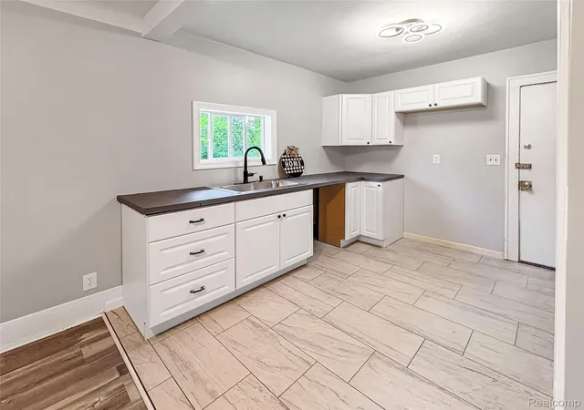 Photo 4 of Single family home for sale at 1114 Christopher St, Flint, MI 48503 | MLS# 20261045263 | Listing updated on 2026-08-23