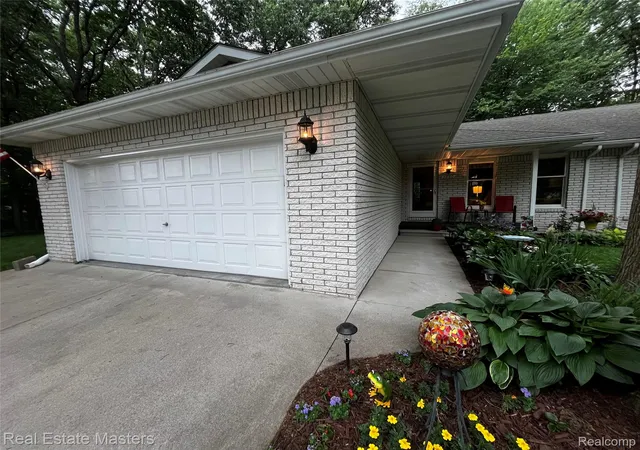 3rd image of 3880 Butternut Ct #2, Port Huron, MI 48060 | MLS# 20261045274