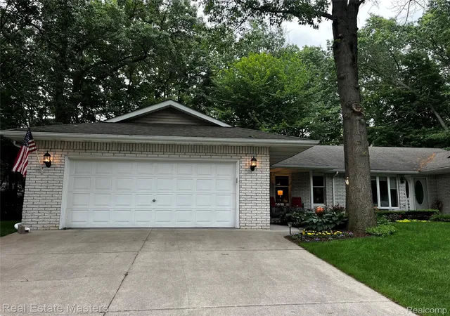 4th image of 3880 Butternut Ct #2, Port Huron, MI 48060 | MLS# 20261045274