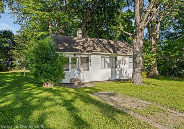 Photo 1 of Single family home for sale at 32660 Saint Vincent Ave, Warren, MI 48092 | MLS# 20261045291 | Listing updated on 2026-06-18