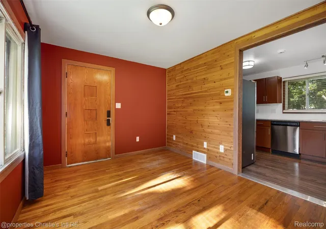 Photo 3 of Single family home for sale at 32660 Saint Vincent Ave, Warren, MI 48092 | MLS# 20261045291 | Listing updated on 2026-06-18