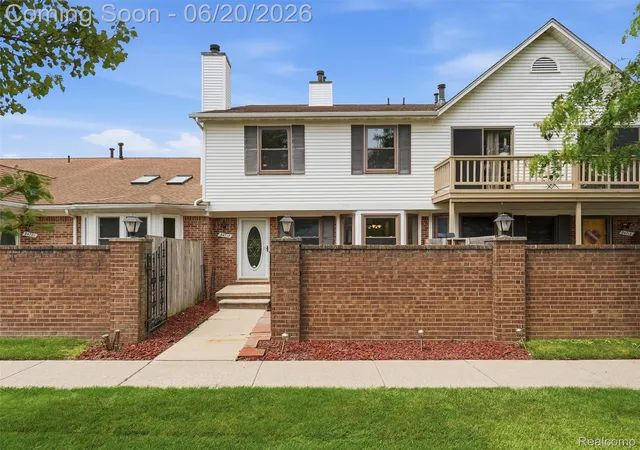 Homes for sale in Chesterfield Township Macomb, MI | 34717 E Wilma Ct, Chesterfield Township Macomb, MI 48047 | MLS# 20261045301