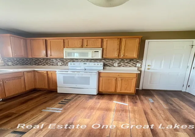 5th image of 3863 Studor Dr, Saginaw, MI 48601 | MLS# 61050211607