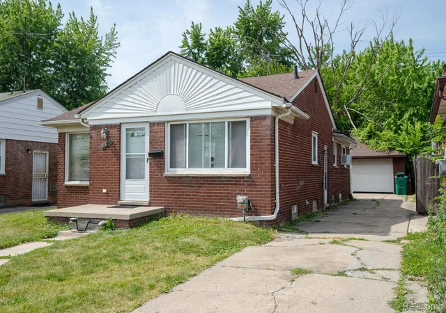 Photo 3 of Single family home for sale at 16821 E 8 Mile Rd, Eastpointe, MI 48021 | MLS# 20261045312 | Listing updated on 2026-06-17
