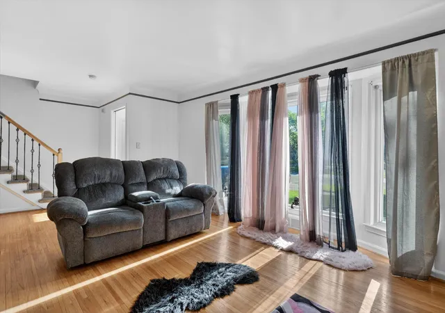 Photo 4 of Single family home for sale at 9884 W Outer Dr, Detroit, MI 48223 | MLS# 81026029708 | Listing updated on 2026-08-20