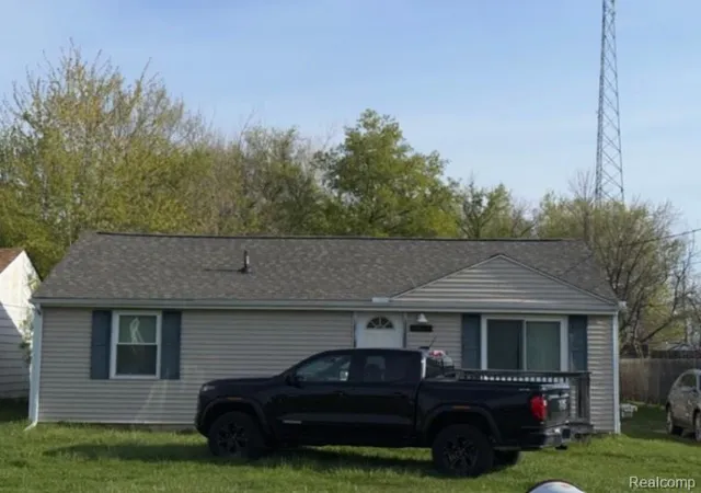 Photo 1 of Sale Pending at 5465 Raymond Ave, Burton, MI 48509 | MLS# 20261045331 | Listing updated on 2026-06-17