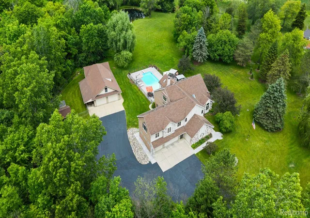 2nd image of 2325 7 Mile Rd, South Lyon, MI 48178 | MLS# 20261045335