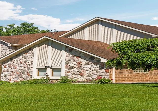 3rd image of 2325 7 Mile Rd, South Lyon, MI 48178 | MLS# 20261045335
