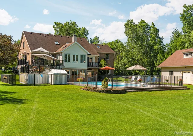 5th image of 2325 7 Mile Rd, South Lyon, MI 48178 | MLS# 20261045335