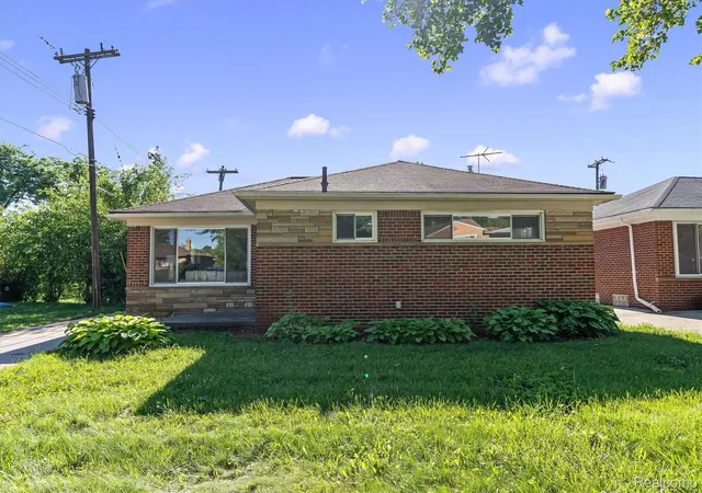 Photo 2 of Single family home for sale at 23520 Marlow St, Oak Park, MI 48237 | MLS# 20261045334 | Listing updated on 2026-07-20