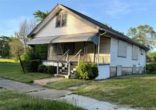 Photo 2 of Single family home for sale at 15640 Inverness St, Detroit, MI 48238 | MLS# 20261045339 | Listing updated on 2026-06-18