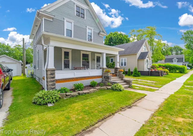 Photo 3 of Single family home for sale at 2714 Stone St, Port Huron, MI 48060 | MLS# 20261045343 | Listing updated on 2026-09-08