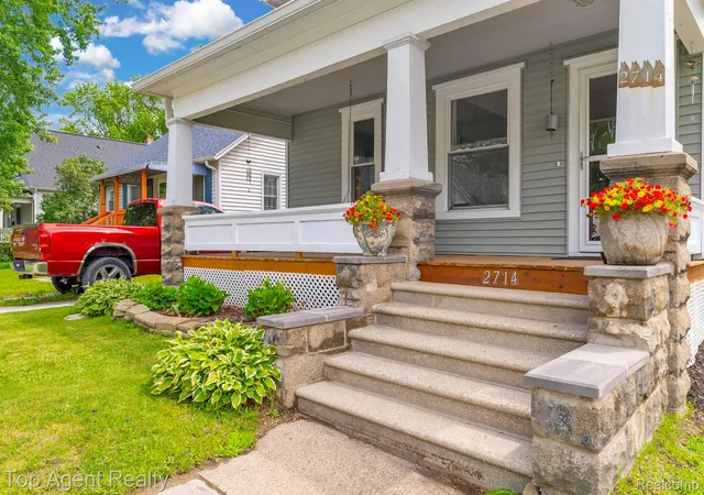 Photo 4 of Single family home for sale at 2714 Stone St, Port Huron, MI 48060 | MLS# 20261045343 | Listing updated on 2026-09-08