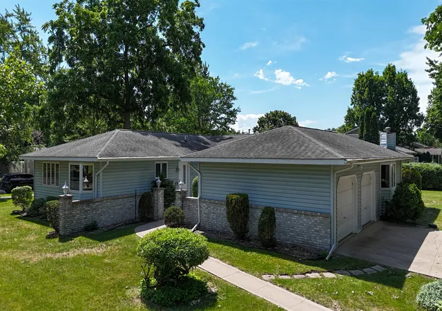 Photo 1 of Single family home for sale at 1428 E Broadway St, Mount Pleasant, MI 48858 | MLS# 79080069786 | Listing updated on 2026-06-17