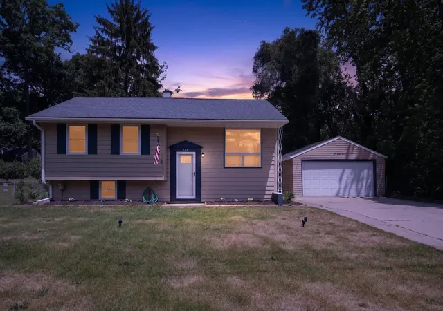 Photo 2 of Single family home for sale at 284 Stanford Ln, Jackson, MI 49203 | MLS# 55026029721 | Listing updated on 2026-07-13