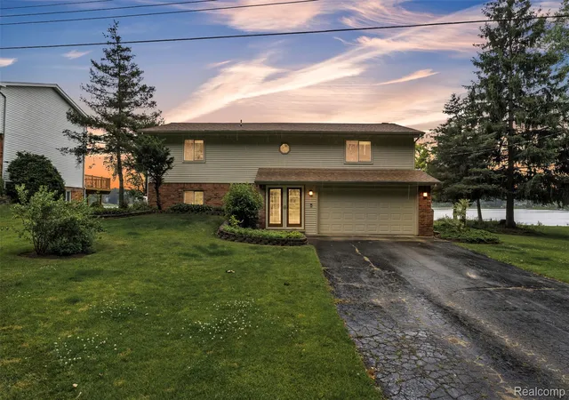 2nd image of 2276 Webster Park Dr, Howell, MI 48843 | MLS# 20261045368