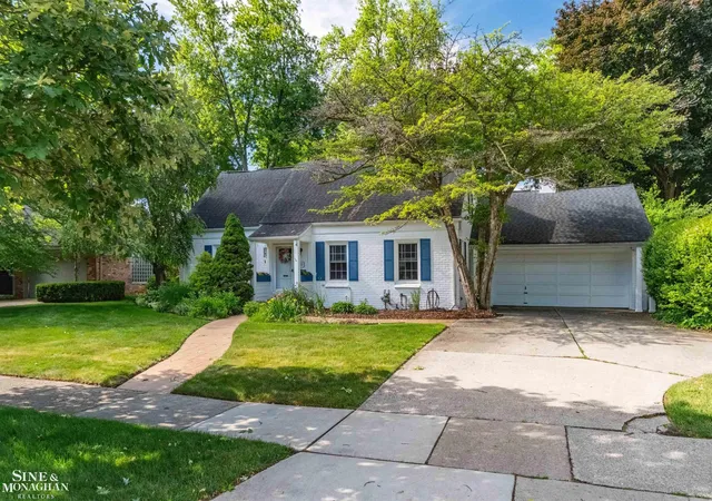 2nd image of 83 Hawthorne Rd, Grosse Pointe Shores, MI 48236 | MLS# 58050211623