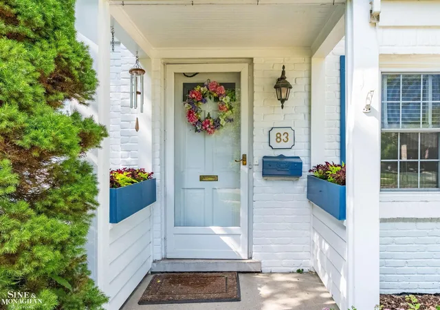 3rd image of 83 Hawthorne Rd, Grosse Pointe Shores, MI 48236 | MLS# 58050211623
