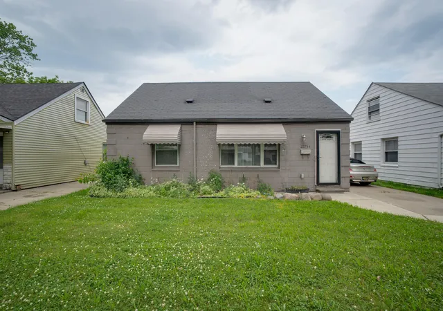 2nd image of 22754 Almond Ave, Eastpointe, MI 48021 | MLS# 81026029737