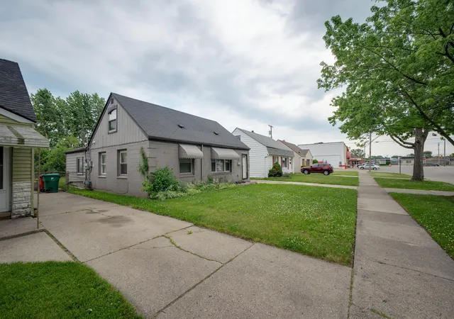 4th image of 22754 Almond Ave, Eastpointe, MI 48021 | MLS# 81026029737