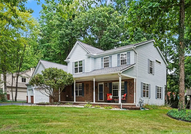 3rd image of 6290 Waldon Woods Dr, Clarkston, MI 48346 | MLS# 20261045387