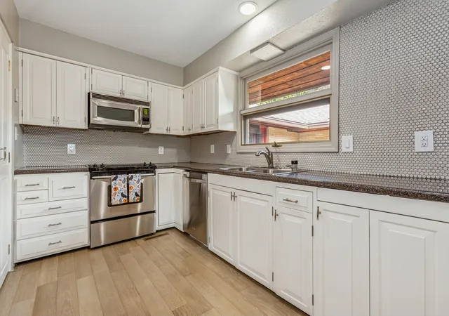 Photo 4 of Condo for sale at 2727 S Lakeshore Dr #C11, Saint Joseph, MI 49085 | MLS# 69026029748 | Listing updated on 2026-09-17