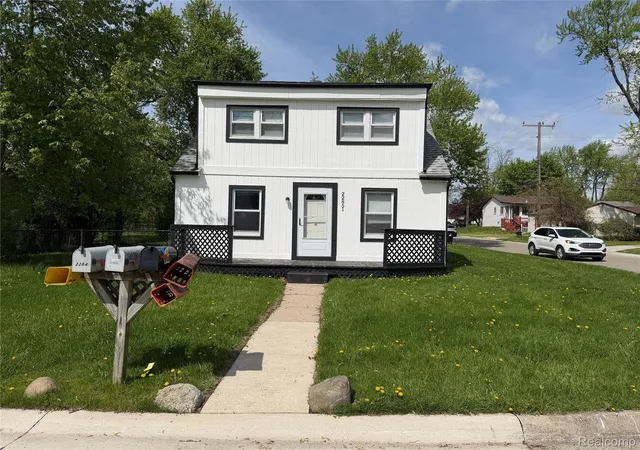 3rd image of 22851 Colgate St, Farmington Hills, MI 48336 | MLS# 20261045427