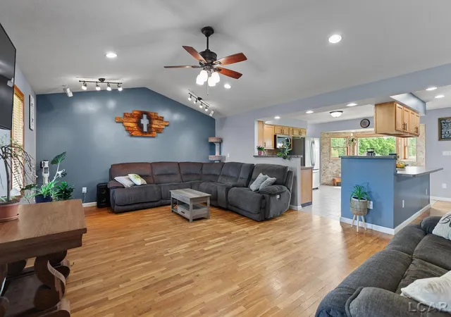 5th image of 4753 Holloway Rd, Adrian, MI 49221 | MLS# 56050211645