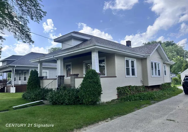 Photo 2 of Single family home for sale at 1548 Maine St, Saginaw, MI 48602 | MLS# 61050211646 | Listing updated on 2026-08-30
