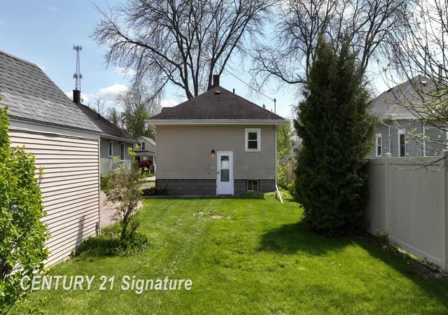Photo 3 of Single family home for sale at 1548 Maine St, Saginaw, MI 48602 | MLS# 61050211646 | Listing updated on 2026-08-30