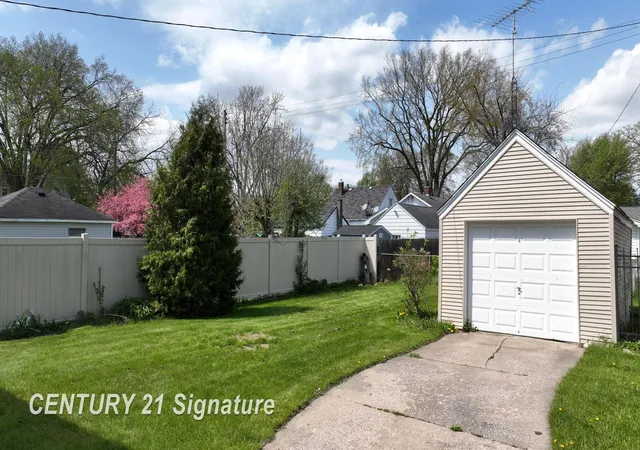 Photo 4 of Single family home for sale at 1548 Maine St, Saginaw, MI 48602 | MLS# 61050211646 | Listing updated on 2026-08-30